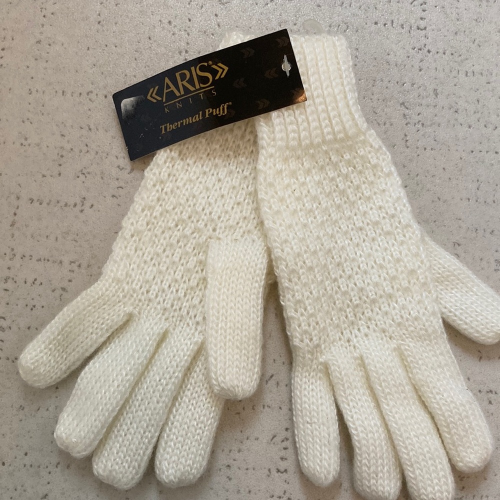 Ladies Winter White Gloves